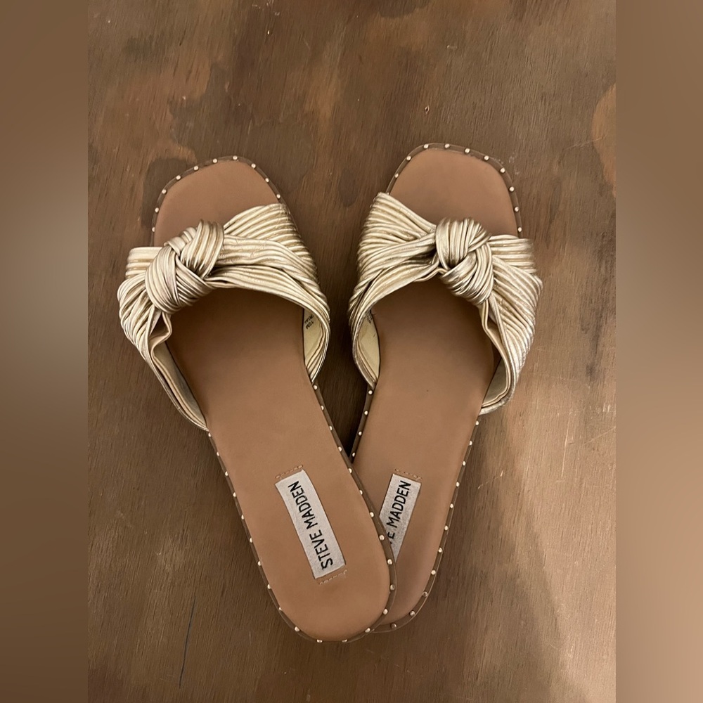 Steve Madden Gold Bow Sandals size 10